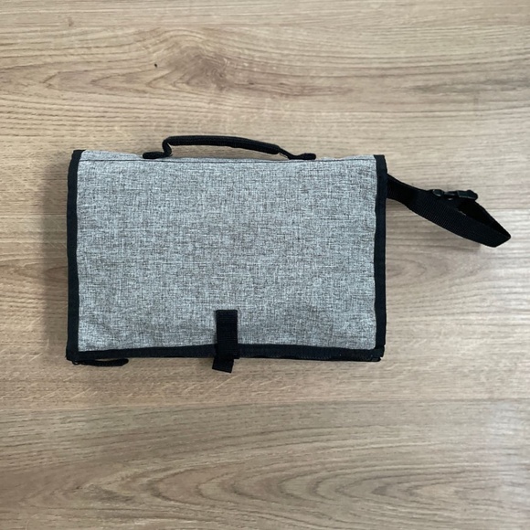 NWOT SkipHop Portable "Pronto" Baby Changing Pad - Grey - Picture 4 of 6